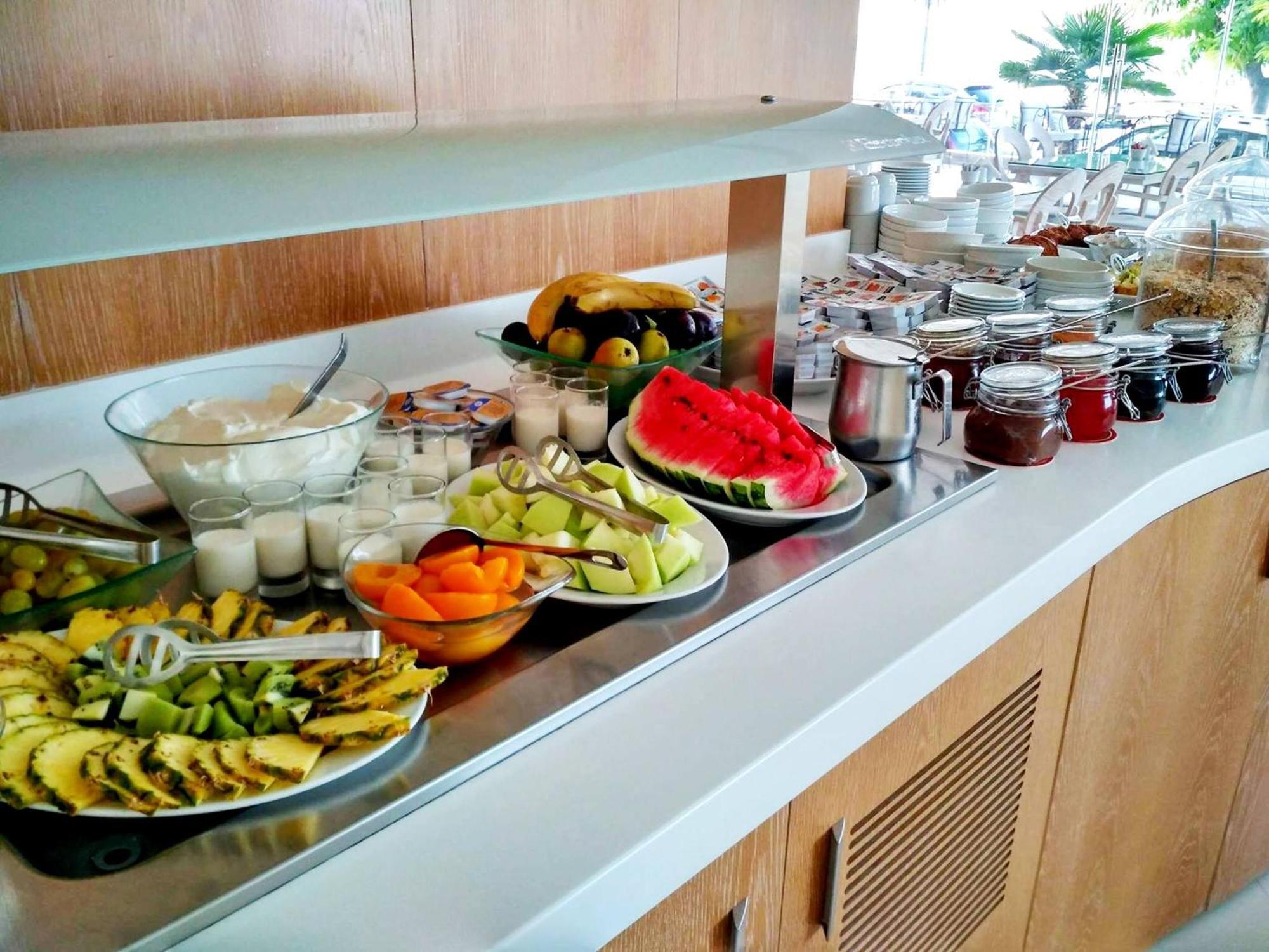 Aegean Blue Beach Hotel Nea Kallikrateia ภายนอก รูปภาพ